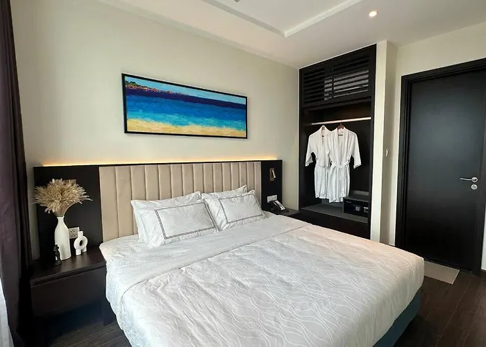 Sea & Sunwheel View 2br/apt *