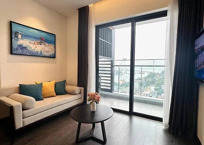 Sea & Sunwheel View 2br/apt * Hạ Long